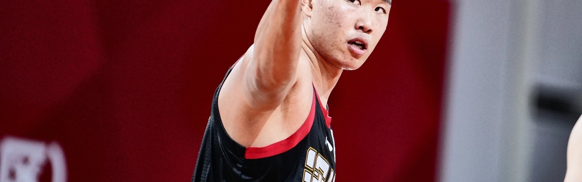 昔有王俊杰今有贺希宁！只有扎实的投射 才能真正拯救中国男篮